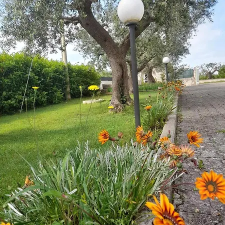 Malvischi - Garden & Pool Guest house